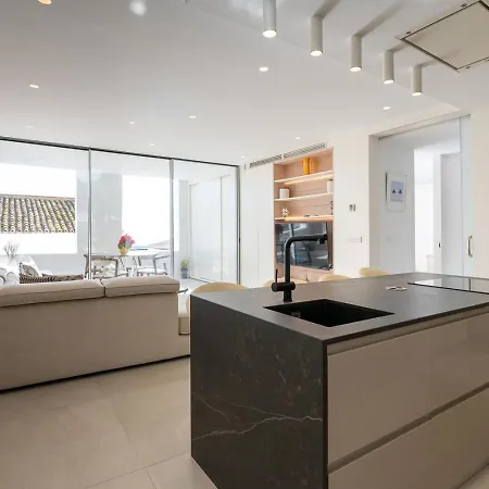 Fantastic In Puerto Banus 마르베야